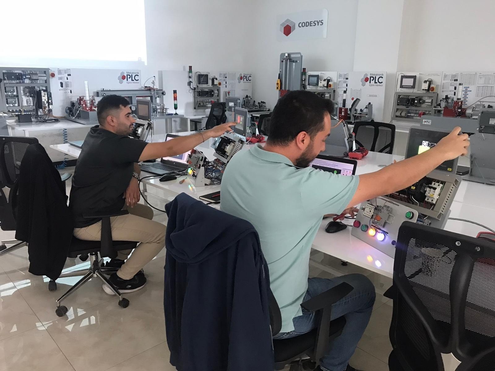 PLC Eğitim Merkezi uygulamalı eğitim ortamı
